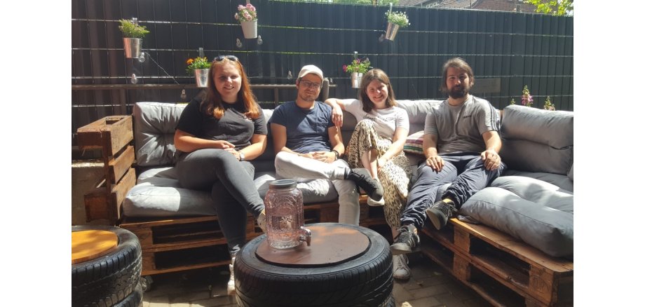 Freuen sich über die gelungene Lounge; v.l.n.r. Anna Lichotka, Daniel Ferks, Marina Gonzáles, Tano Peters und Timm Giörtz (nicht im Bild)
