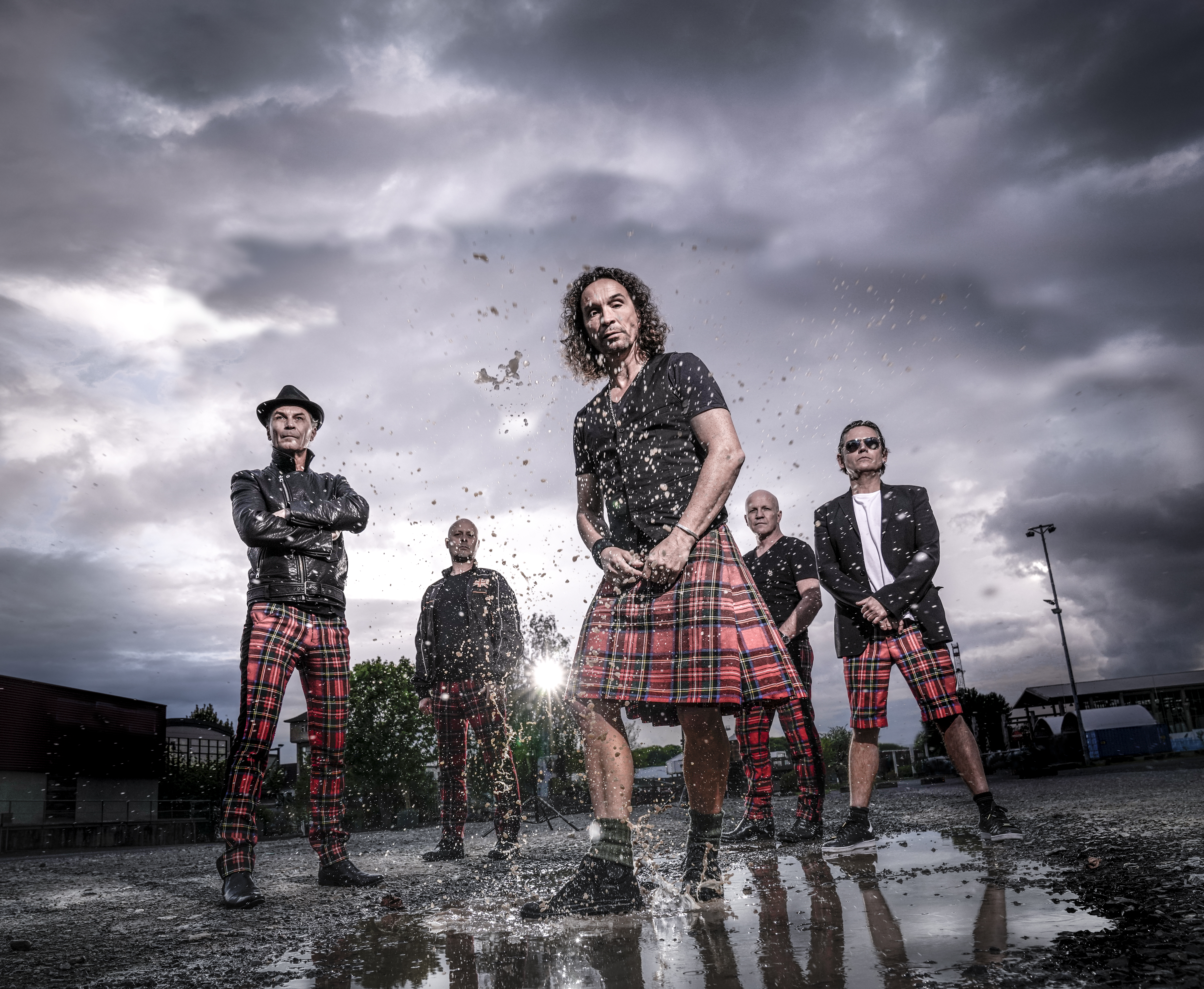 Das Foto zeigt die Band Brings