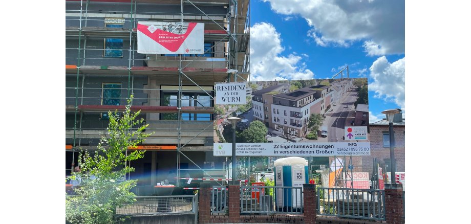 Das Foto zeigt eine Ansicht auf den Rohbau der neuen "Residenz an der Wurm"