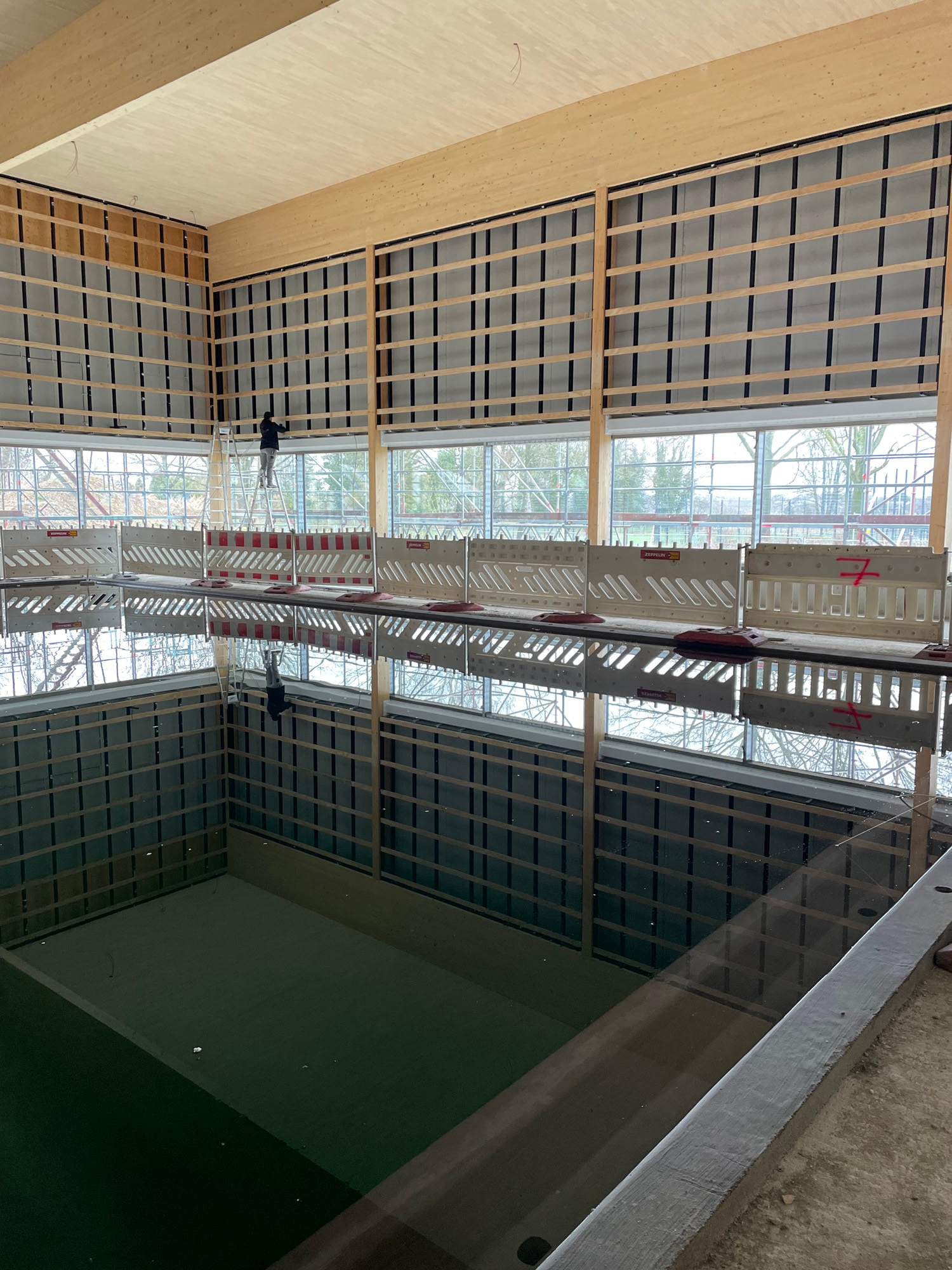 Wasserdichtungstest im neuen Kohlscheider Hallenbad