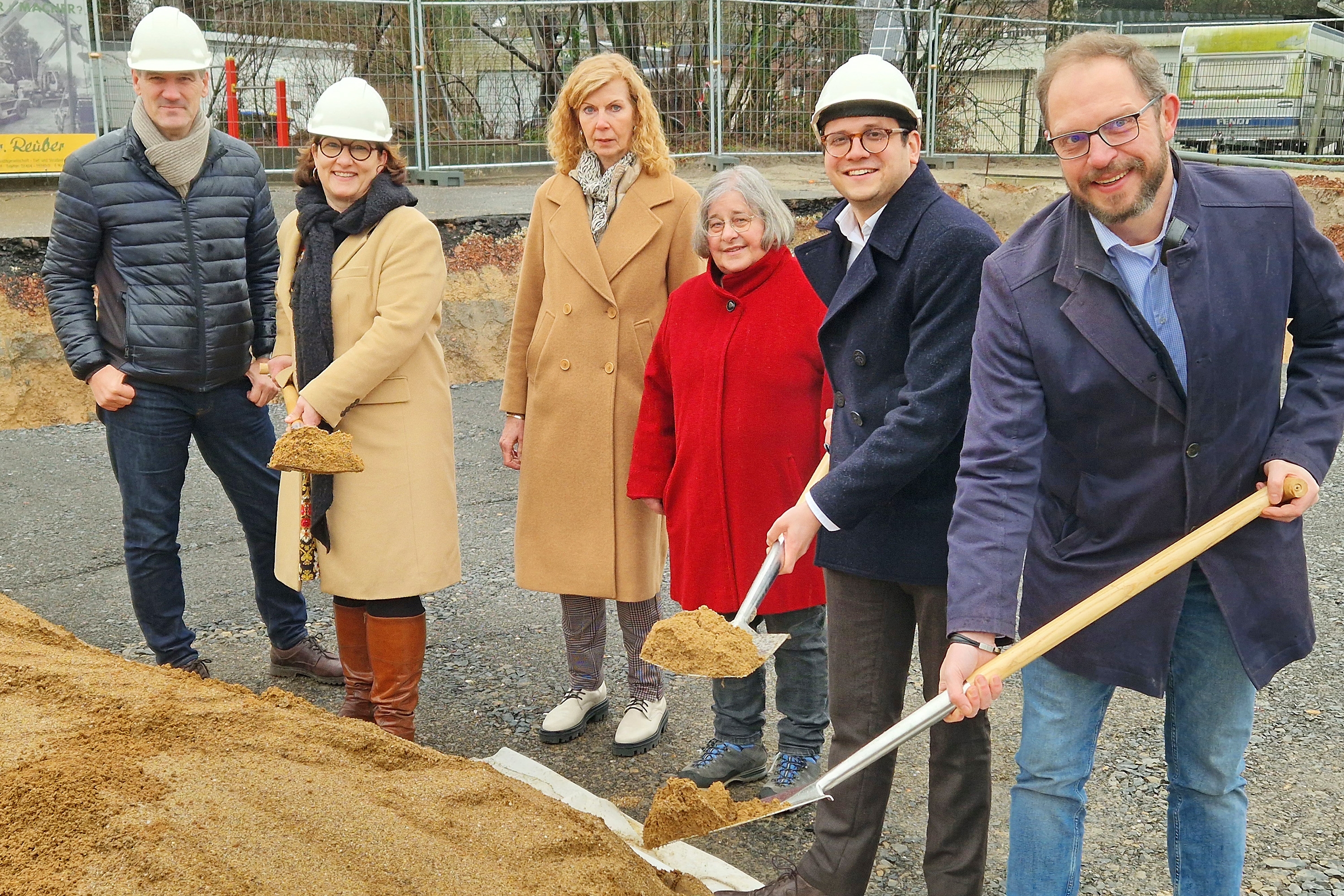 Erster Spatenstich an der Kohlscheider Grundschule Kämpchen