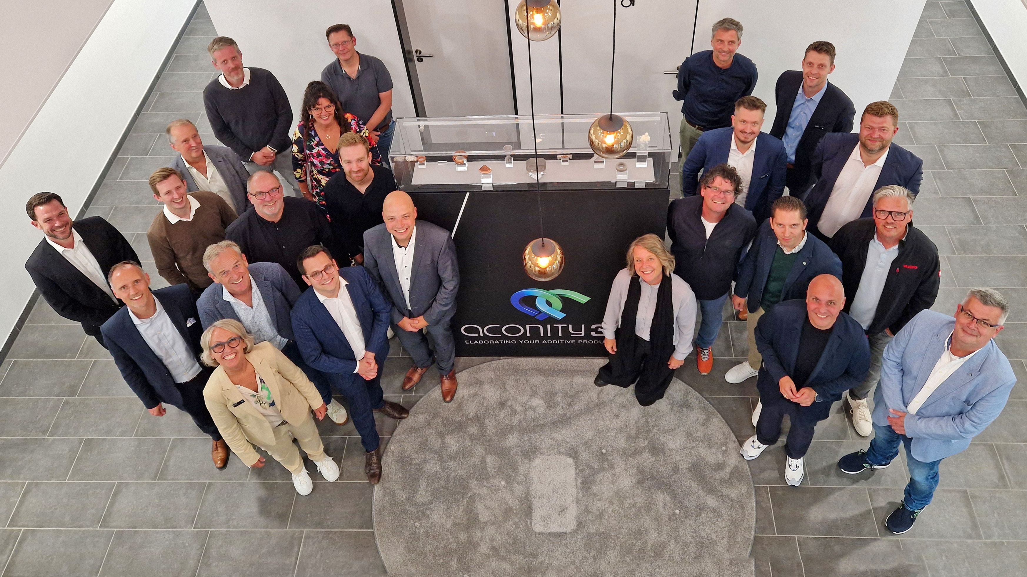 Gruppenbild Einweihung Aconity3D