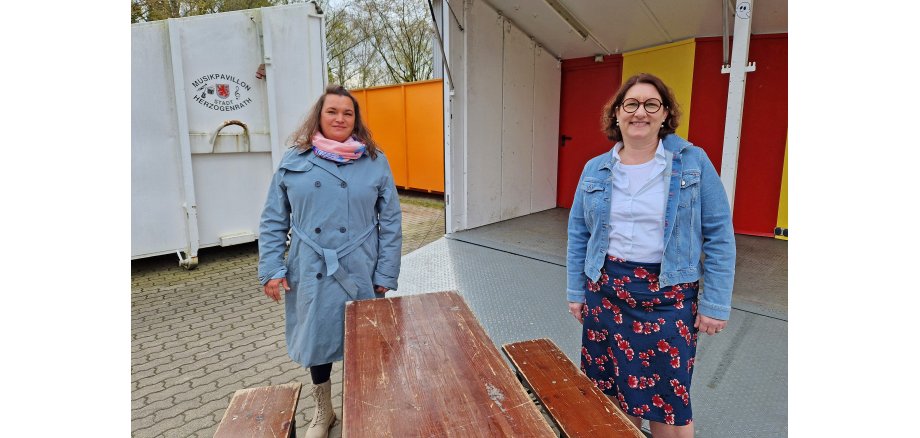 Kontrolle des Musikpavillons auf dem Bauhof durch die Stadt