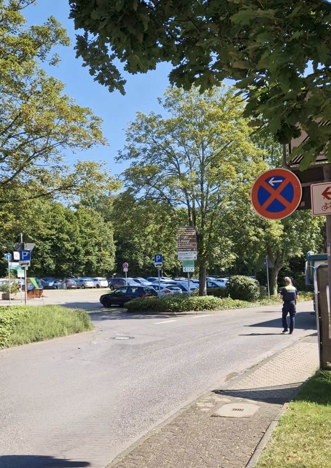 Bild von der Parkplatzeinfahrt Bergerstraße