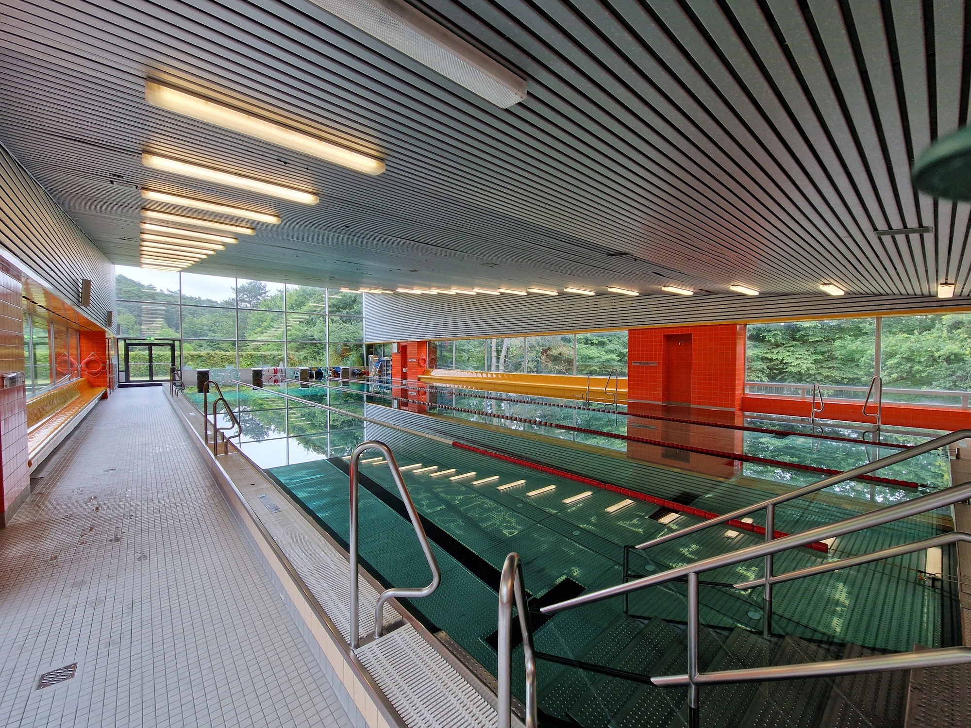 Innenansicht Hallenbad Bergerstraße