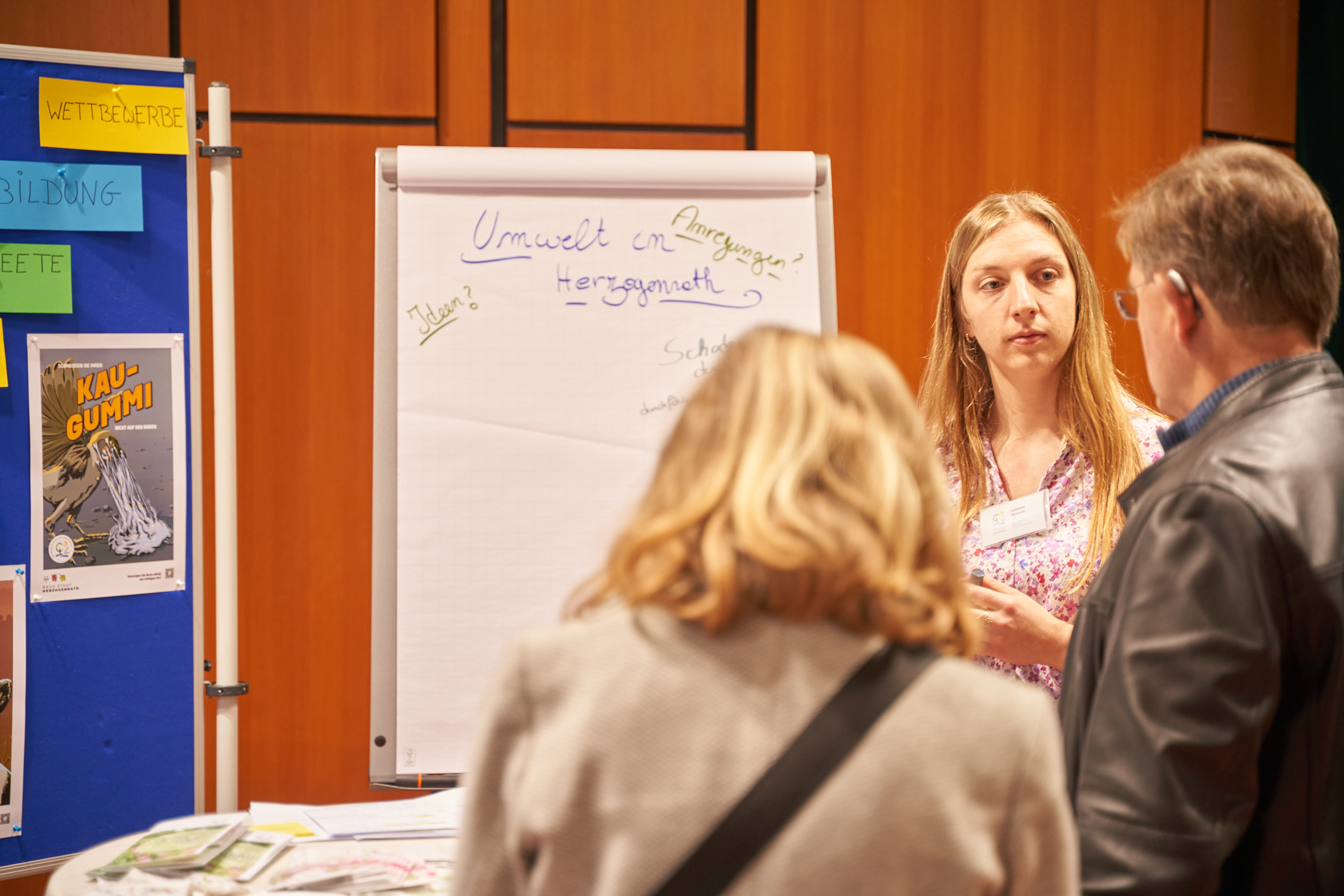 An mehreren Thementischen gab es Gelegenheit für direkte Rückfragen an die Expertinnen und Experten aus der Umwelt- und Klimaschutzabteilung der Stadt