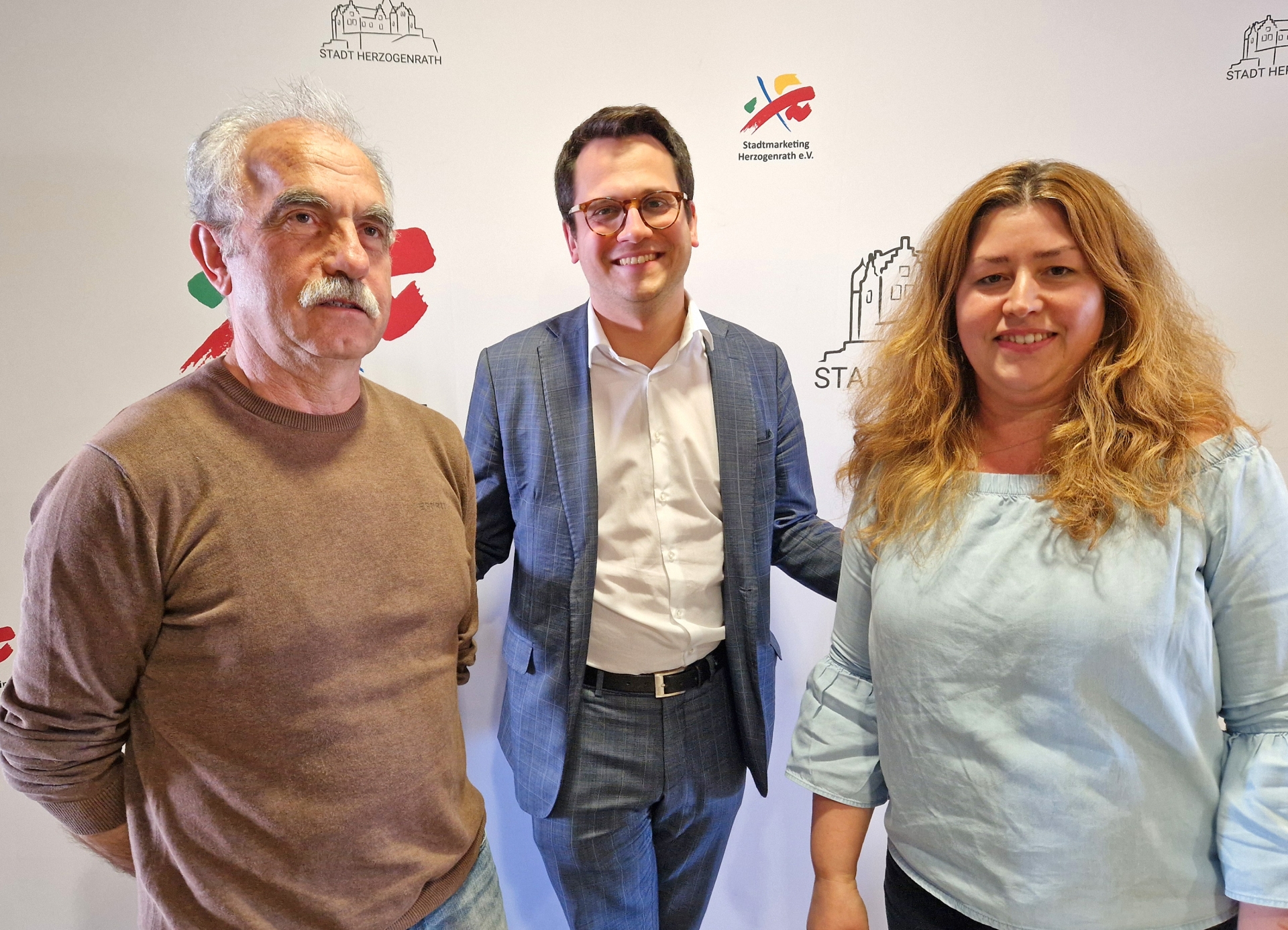 Der neue Ausschussvorsitzende (li.) mit Bürgermeister Dr. Fadavian und seiner Stellvertreterin