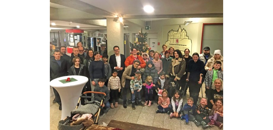Gruppenbild Familien Wunschbaumaktion 2025
