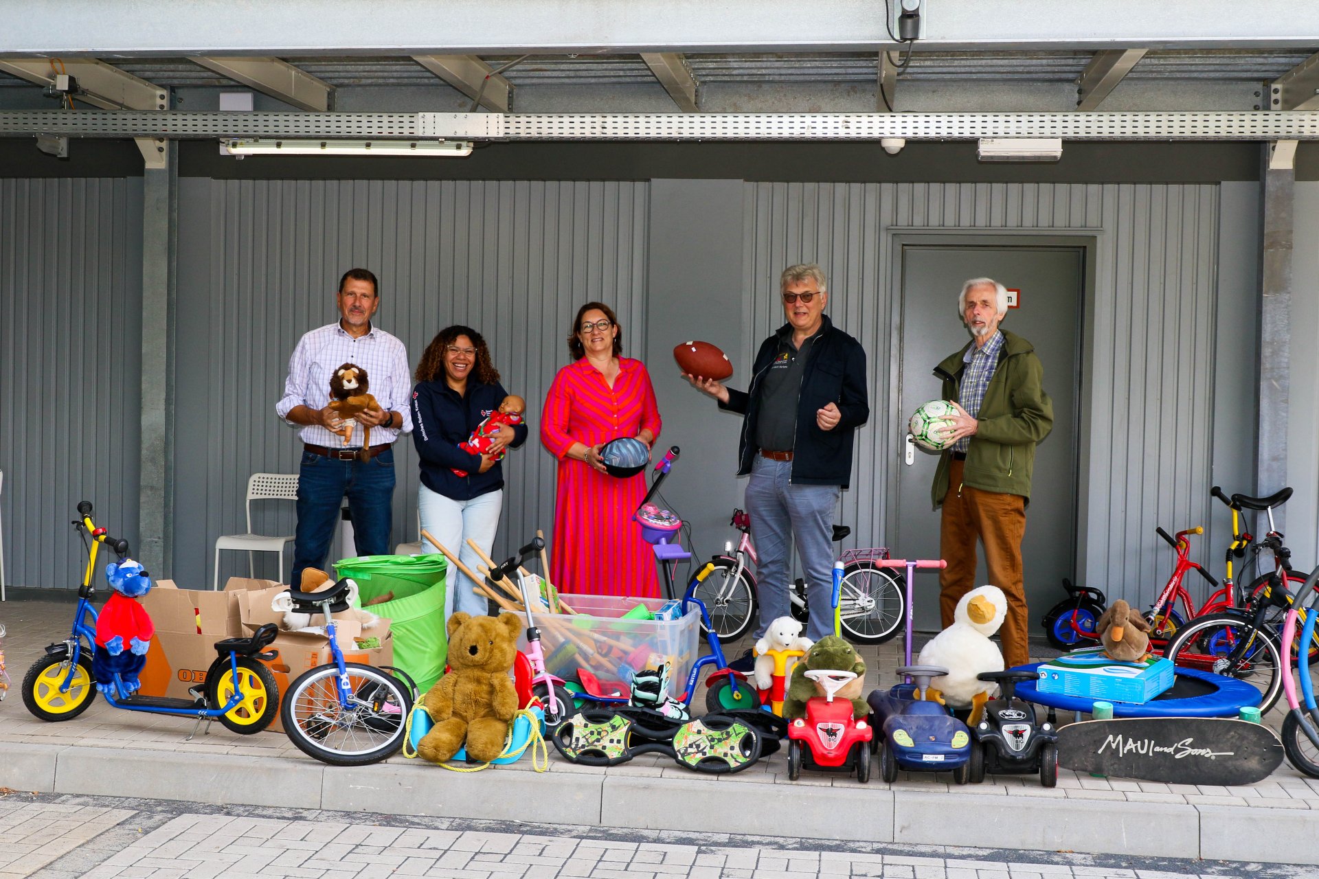 Spendenübergabe Spielsachen an Geflüchtete