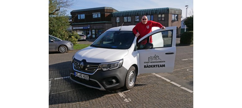 Erstes Fahrzeug für Bäderteam