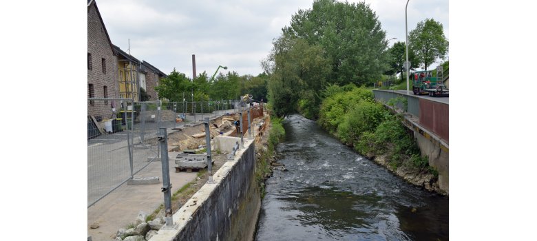 Baustellenstag 2025 2 Blick auf die Bauarbeiten an der Hochwasserschutzwand an der Kleikstraße