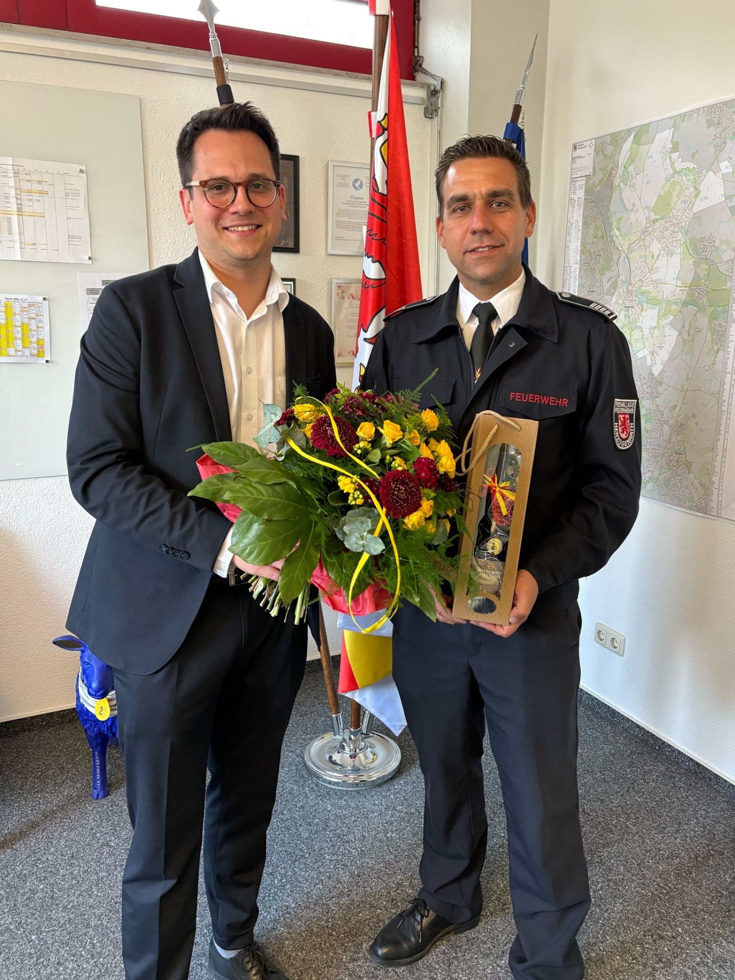 Dr. Benjamin Fadavian gratuliert Carsten Schütte