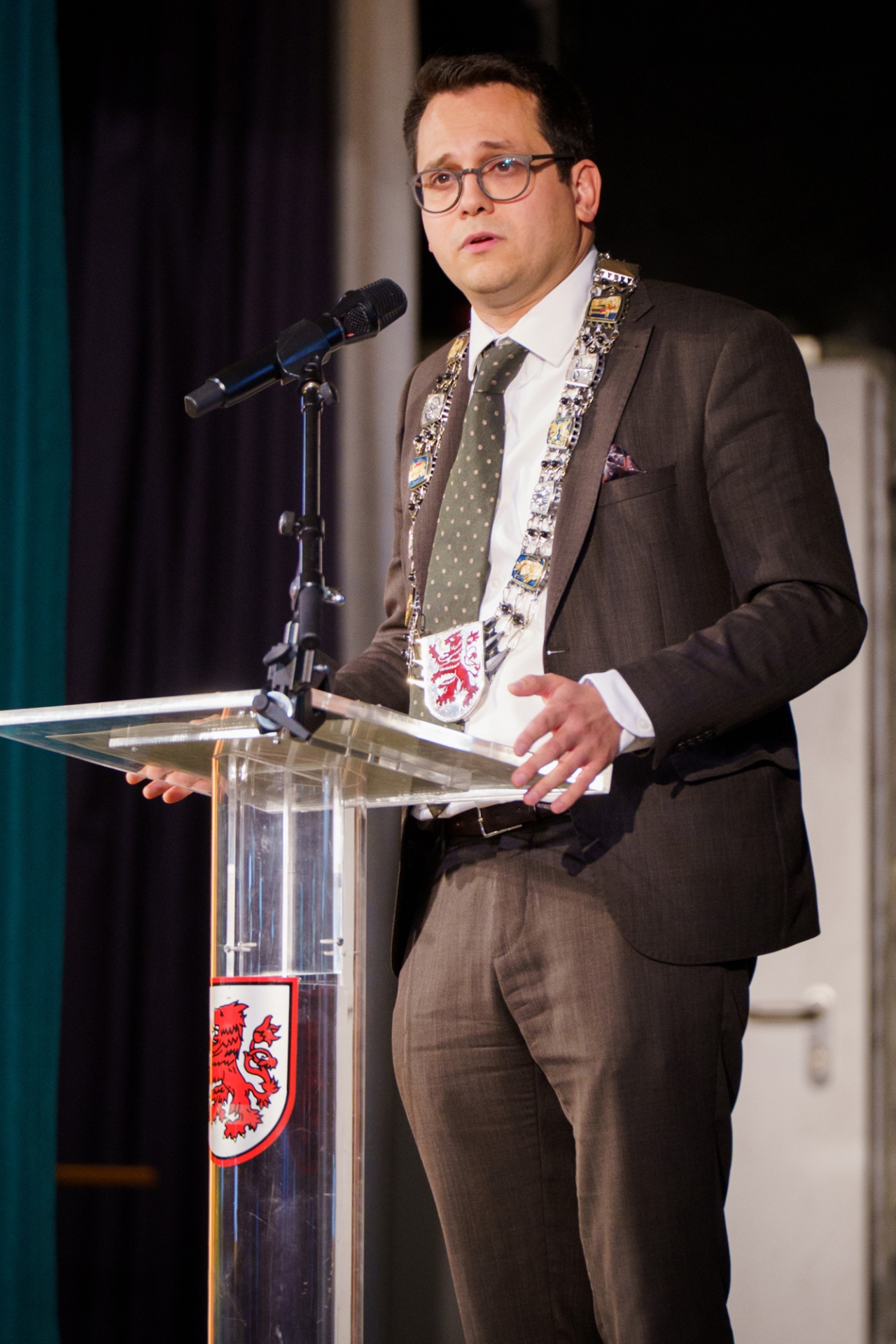 Dr. Benjamin Fadavian bei seiner Ansprache während des Herbstempfangs 2025