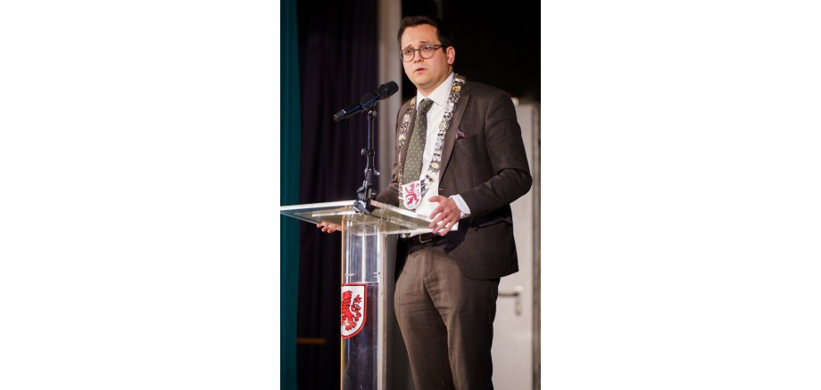 Dr. Benjamin Fadavian bei seiner Ansprache während des Herbstempfangs 2025