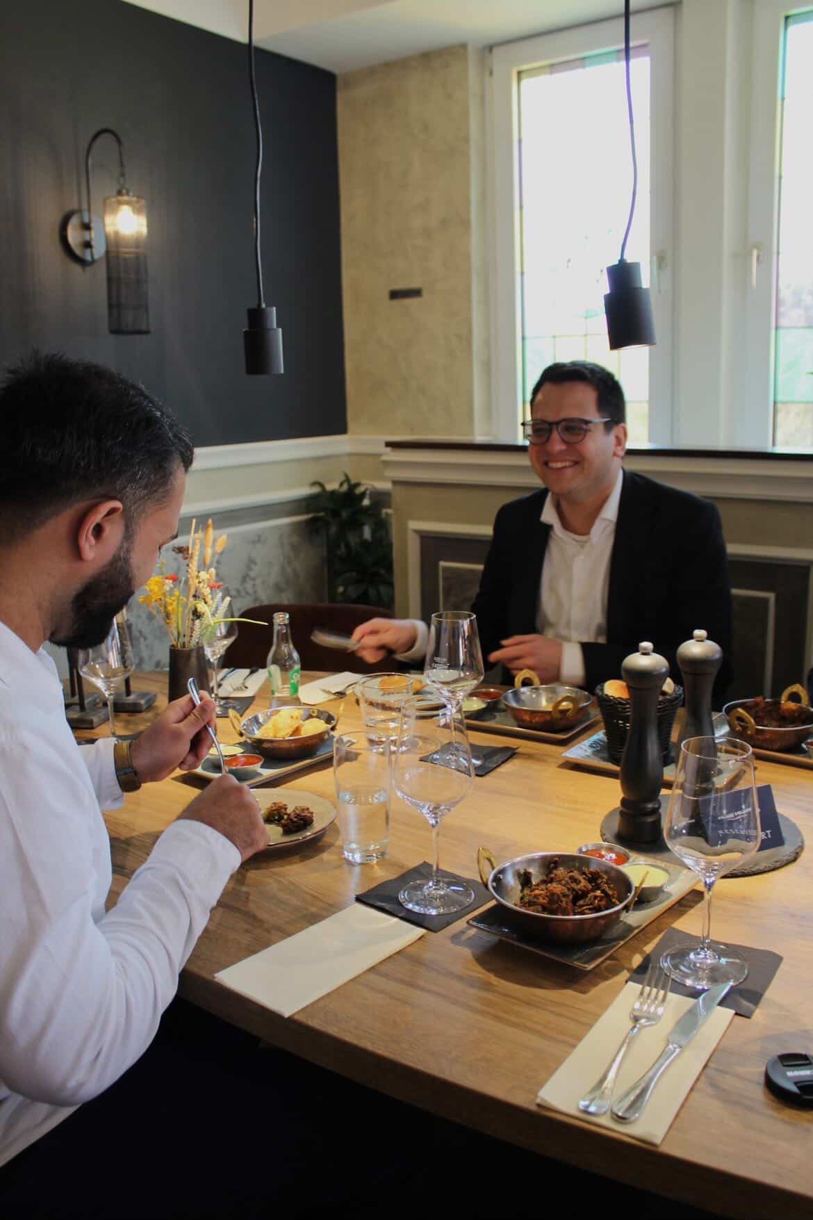 Bürgermeister Dr. Benjamin Fadavian beim Besuch im Milano Heidhof