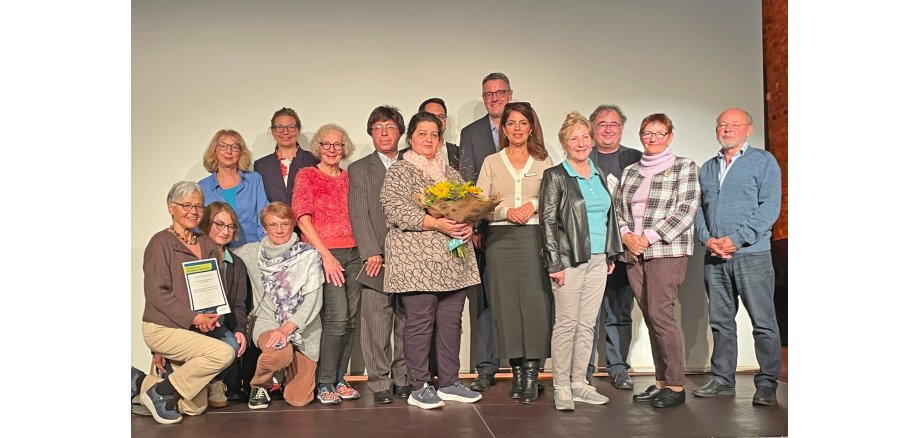 Die evangelische Lydia-Gemeinde Herzogenrath ist jetzt in Baesweiler mit dem „Miteinander-Förderpreis“ der StädteRegion Aachen ausgezeichnet worden. Die evangelische Lydia-Gemeinde Herzogenrath ist jetzt in Baesweiler mit dem „Miteinander-Förderpreis“ der StädteRegion Aachen ausgezeichnet worden.