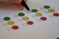 Bewertung Evaluierung grün gelb rote Smilies zum ankreuzen Bewertung Evaluierung grün gelb rote Smilies zum ankreuzen