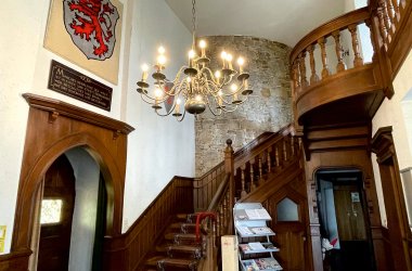 Burg Rode Treppe innen