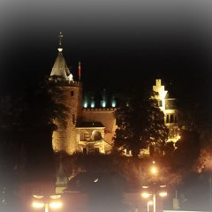 Burg Rode bei Nacht