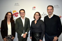 Erste Beigeordnete - Frau Doris Havertz, Bürgermeister - Herrn Dr. Benjamin Fadavian, Beigeordnete für Soziales, Bildung und Familie - Frau Renate Wallraff, Technischer Beigeordneter - Herr Franz-Josef Türck-Hövener Erste Beigeordnete - Frau Doris Havertz, Bürgermeister - Herrn Dr. Benjamin Fadavian, Beigeordnete für Soziales, Bildung und Familie - Frau Renate Wallraff, Technischer Beigeordneter - Herr Franz-Josef Türck-Hövener