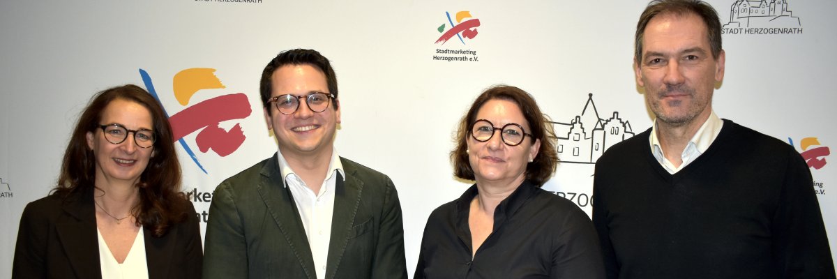 Erste Beigeordnete - Frau Doris Havertz, Bürgermeister - Herrn Dr. Benjamin Fadavian, Beigeordnete für Soziales, Bildung und Familie - Frau Renate Wallraff, Technischer Beigeordneter - Herr Franz-Josef Türck-Hövener Erste Beigeordnete - Frau Doris Havertz, Bürgermeister - Herrn Dr. Benjamin Fadavian, Beigeordnete für Soziales, Bildung und Familie - Frau Renate Wallraff, Technischer Beigeordneter - Herr Franz-Josef Türck-Hövener