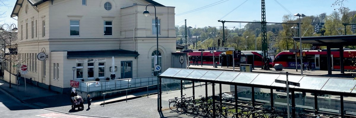 Bahnhof - Bushaltestelle Herzogenrath mit Fahrradparkplatz