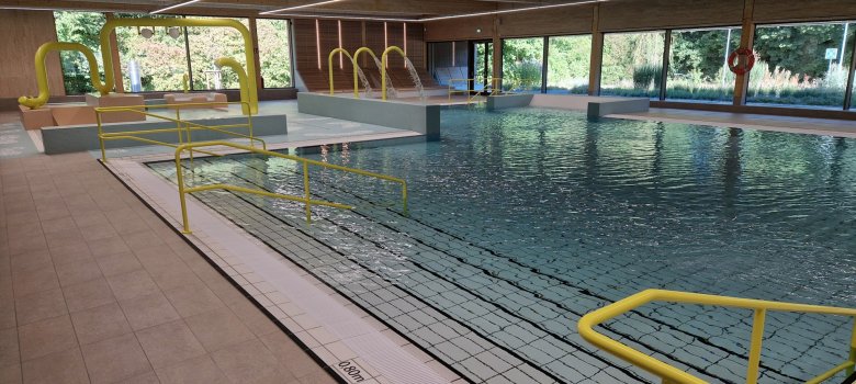 HB-Nichtschwimmerbereich mit Massagedüsen HB-Nichtschwimmerbereich mit Massagedüsen