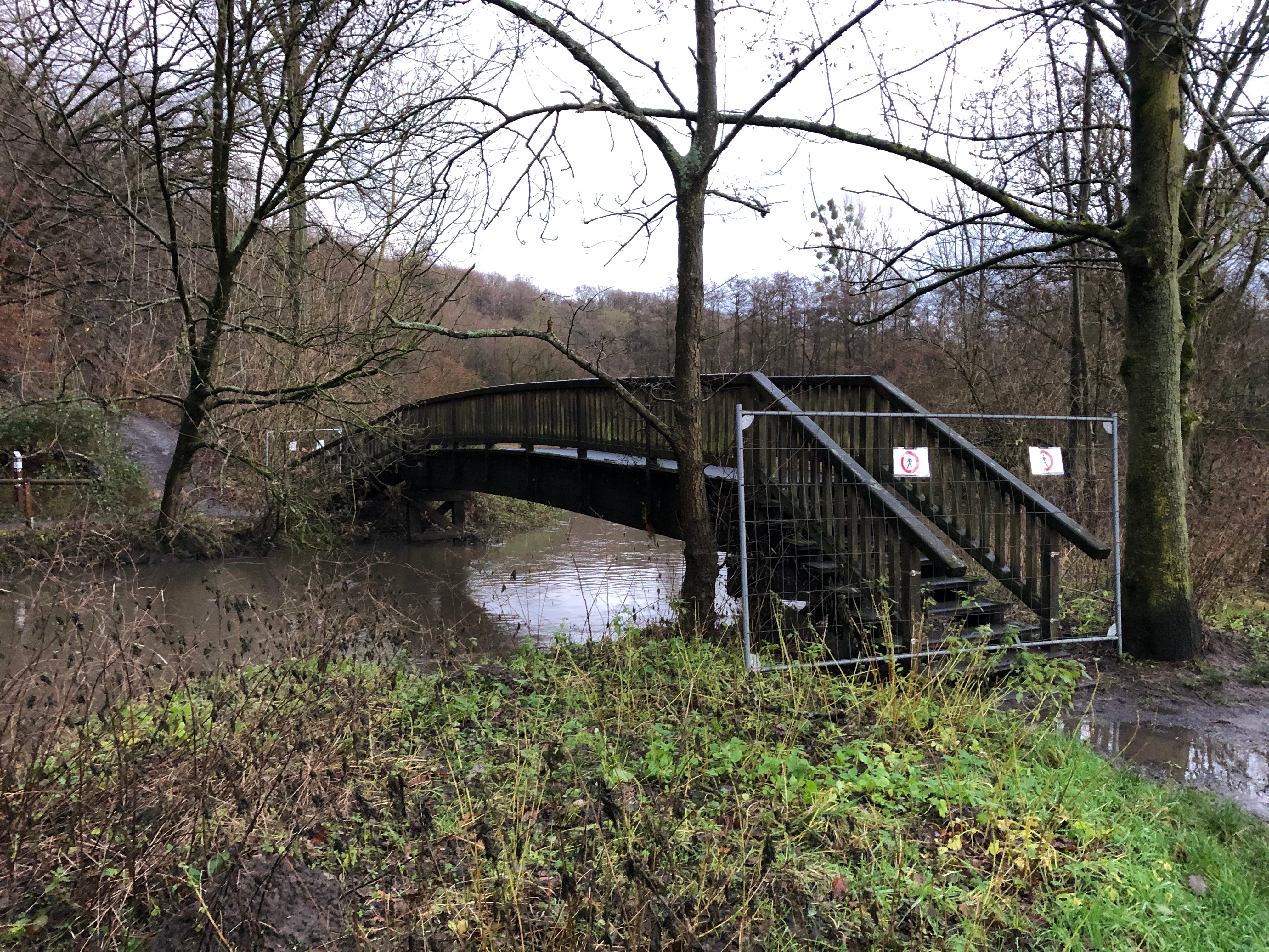 Wurm Fußweg hinter KA Steinbusch